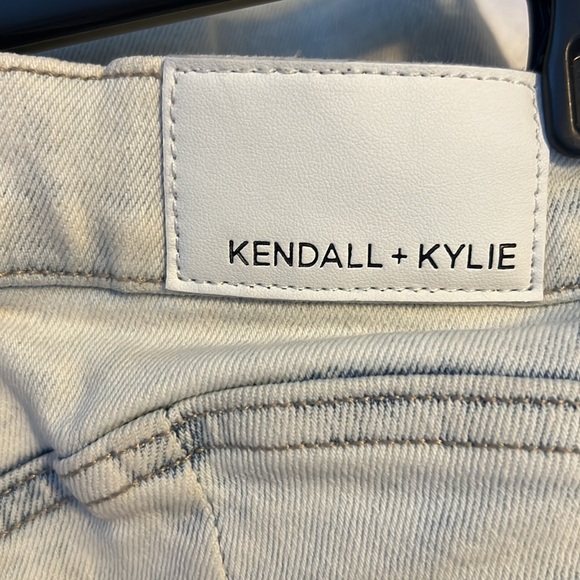 Kendall + Kylie Jeans The icon high-rise straight - Picture 10 of 11